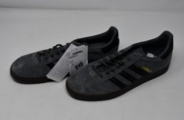 One as new Adidas Gazelle size UK 7 (EE8943. no box).