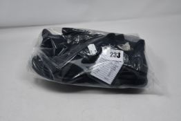 One as new Mizuno TC-11 black trainers size UK 8.