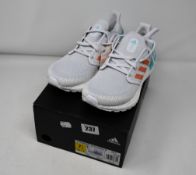 One as new Adidas Ultraboost 20 Primeblue W shoes size UK 6.