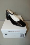 One as new Comptoir Des Cotonniers Mary Janes in patent leather with a round heel shoes size 38 (