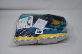 One as new Mizuno Wave Daichi turquoise trainers size UK 8.