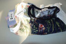 One as new Etalon by Steve Canar Sapphire Floral Illusion navy Tank size L. One as new Etalon by