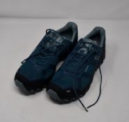 One as new On Running Cloudventure Waterproof trainers size UK 9.5 (no box, no tags).