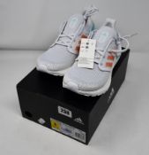 One as new Adidas Ultraboost 20 Primeblue W shoes size UK 6.5.