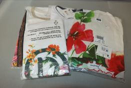 One as new Desigual multi-colour t-shirt TS Summer Garden size L (19WWTKYB). One as new Desigual