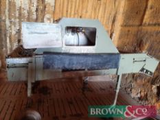 Herbert Roller Spray Table