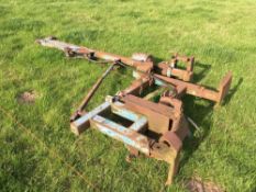 Parmiter linkage mounted post knocker