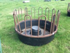 Tombstone ring feeders, plastic bottom