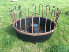 Tombstone ring feeders, plastic bottom