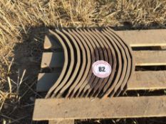 Quantity pigtail cultivator points (15)