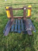 Sanderson frame c/w pallet tines