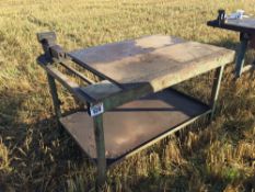 Metal work bench with vice