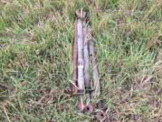 Quantity of top link arms