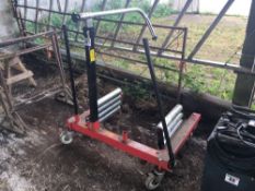 Sealey wheel removal trolley. Serial No: 227757