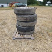 Pallet of 5 wheels and tyres - 11R 22.