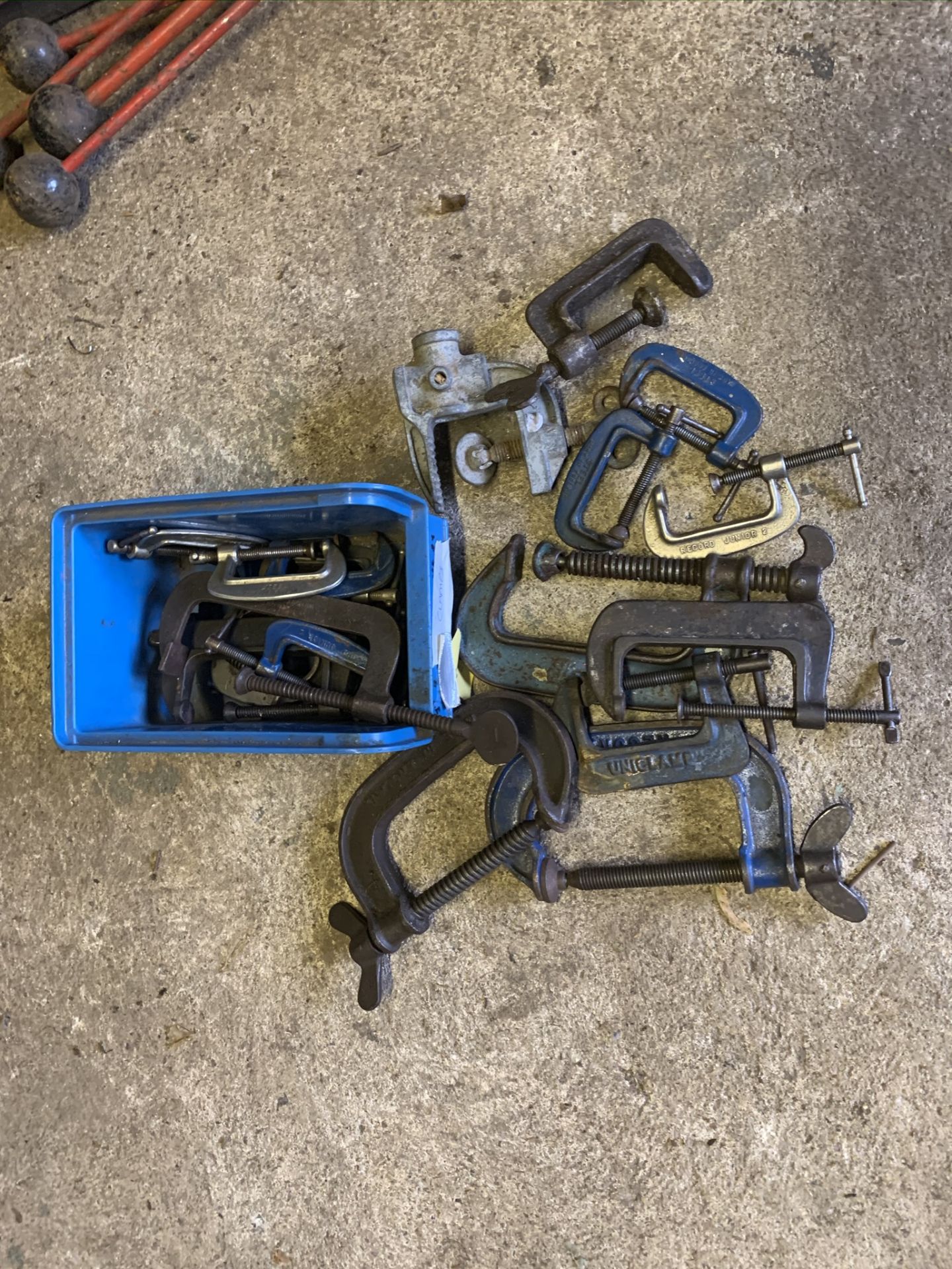 Quantity of clamps, G clamps various sizes. Stored near Gorleston, Norfolk. No VAT on this item.