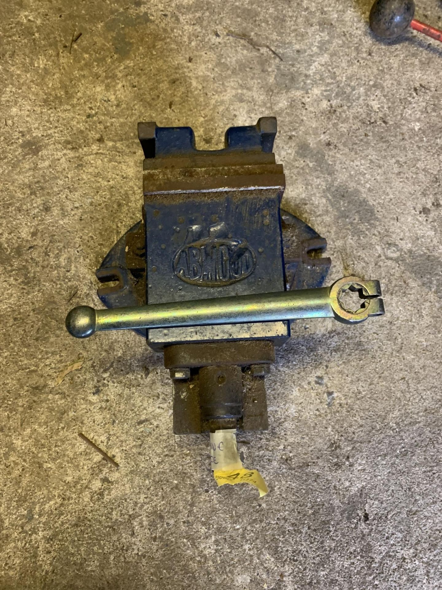 AB Wood machine vice. Stored near Gorleston, Norfolk. No VAT on this item. - Image 3 of 3