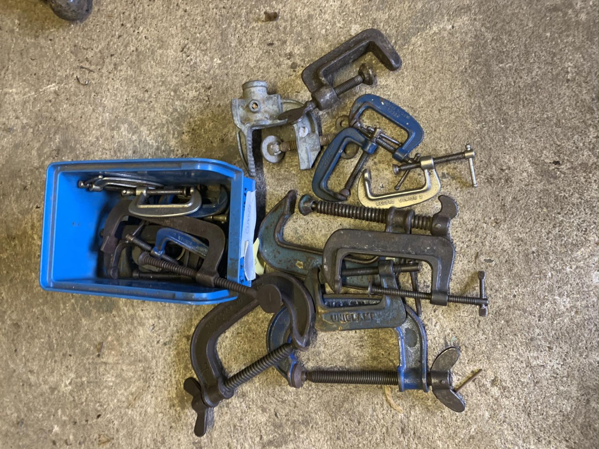 Quantity of clamps, G clamps various sizes. Stored near Gorleston, Norfolk. No VAT on this item. - Image 3 of 3