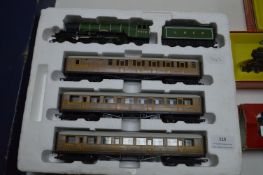 Hornby Dublo LNER Loco and Coaches Set