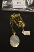 Mother of Pearl Pendant on 9ct Gold Mount with 22