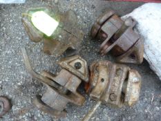 *Four Truck Container Twist Locks