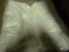 *60 Ivory Polycotton Chair Covers