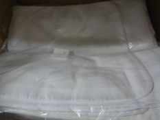 *19 Ivory & 40 White Polycotton Chair Covers