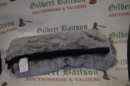 *Faux Fur Throw Grey