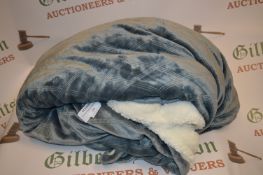 *Velvet Sherpa Blanket Grey