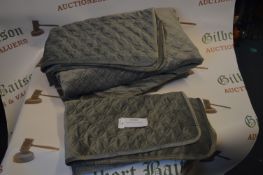 *Velvet 3pc King Size Quilt Set