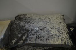 *Silentnight Medium Dog Bed (Velvet Plush)