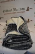*Super Sherpa Throw Grey