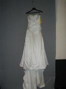 *Size: 12 White Wedding Dress by Alfred Sung