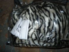 *Faux Fur Seat Cover