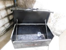 Lockable site tool store