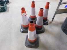 *5 Traffic cones
