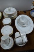 Noritake Part Dinner Service with Gilt Rim (40 Pie