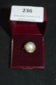 9ct Gold Ring with Cultured Pearl