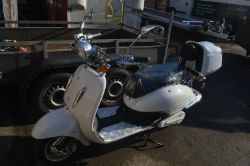 8135 - Modern and Traditional Household Goods and Effects