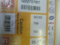 700x700 Radiator Q22707RT