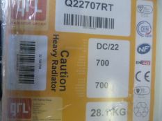 700x700 Radiator Q22707RT