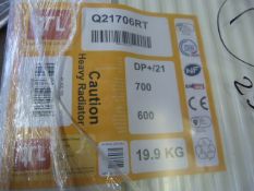 700x600 Radiator Q21706RT