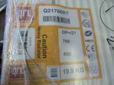700x600 Radiator Q21706RT