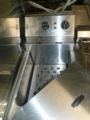* Parry freestanding single electric fryer 300 x 600 x 900