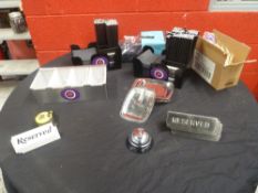 * 2 x serviette/straw holders, 1 fresh fruit storage unit, 15 reserved signs, 20 gratuity plates and