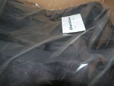 *40 Black Damask Chair Covers