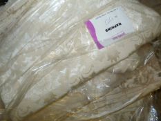 *150 Ivory Brocade & 252 Kelly Green Polycotton Napkins