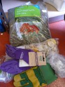 *Bag of Fagnom Moss, Two Pairs of Gloves, Shell Ch