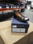 *Caprice Ladies Shoes (Metallic) Size: 4