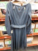 *16 Size: 18 Laurel Woodland Magpie Vintage Style